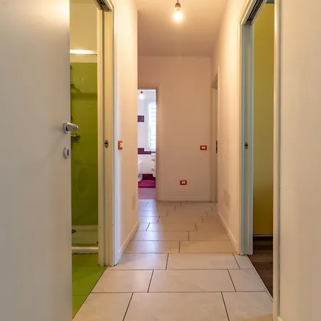 Airport Marco Polo -free Park-