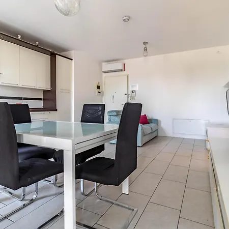 Apartment Airport Marco Polo -free Park- *